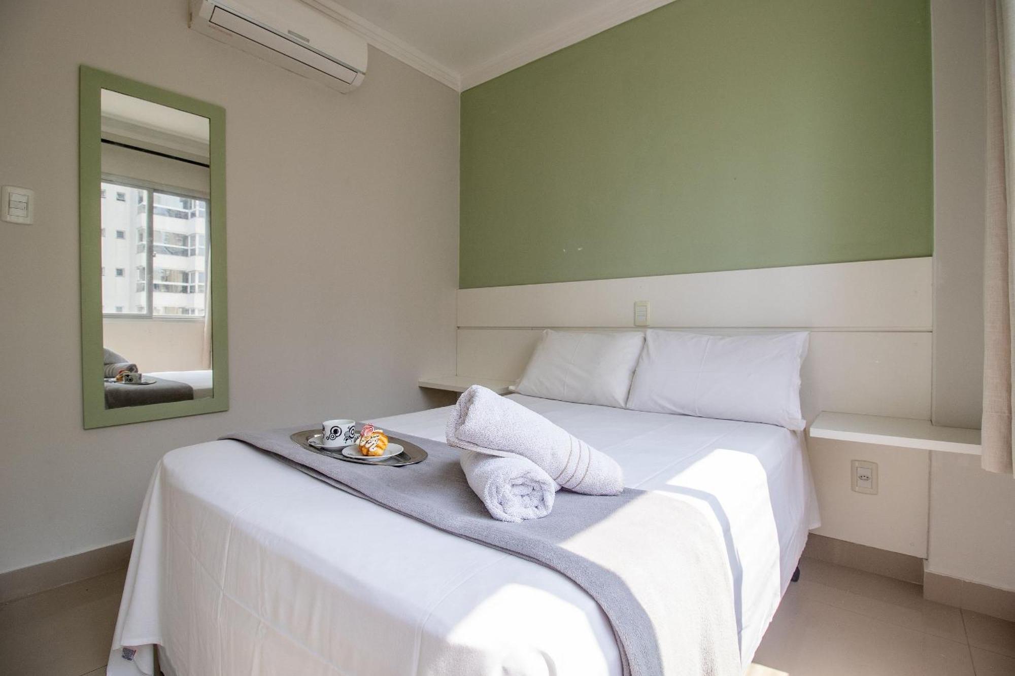 Rpa93 - Av Brasil, Quadra Mar, 1 Dorm, Tv Smart Apartamento